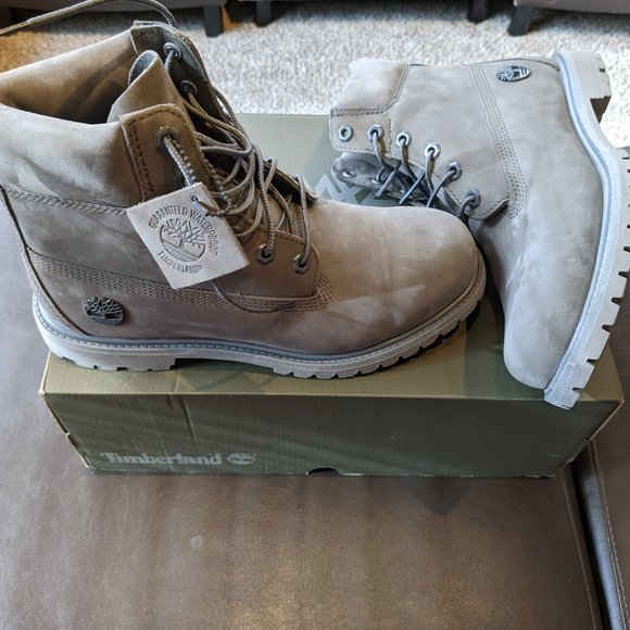 9.5 women's Timberland boot Grey Nubuck 6in - NEW - Picture 7 of 10